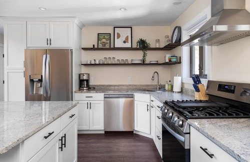 Waitsfield Casa | Modern Mountain Escape + Studio minutes to town & mountains