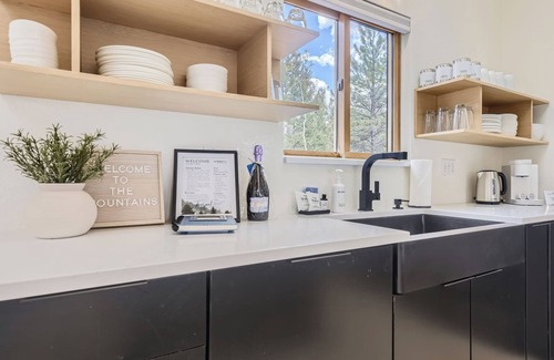 Pine Casa | Modern Mountain Escape