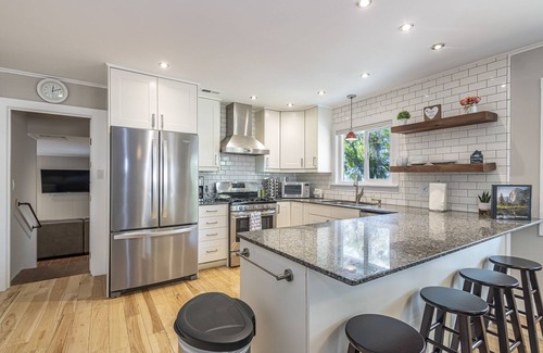 Yosemite Forks Casa | Modern Mountain home close to Yosemite S. entrance & Bass Lake.