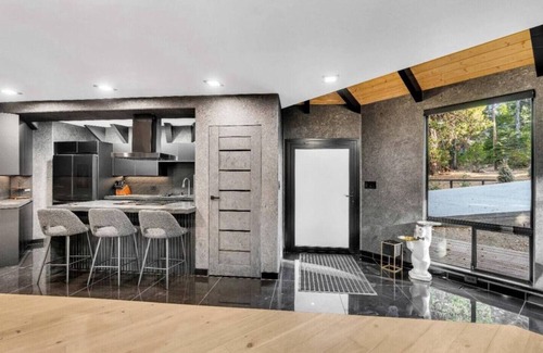 Musick Ridge Cabina | Modern Mountain Luxury ~ Soak, Stay, & Be Spoiled