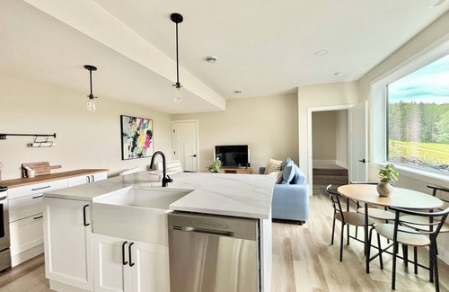 Blairmore Casa | Modern Mountain Retreat | Scenic Views & Comfort