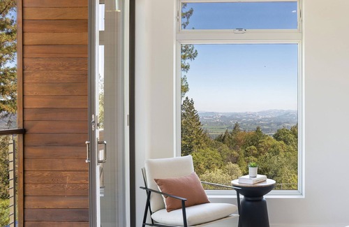 Healdsburg Casa | Modern Mountain Top Retreat