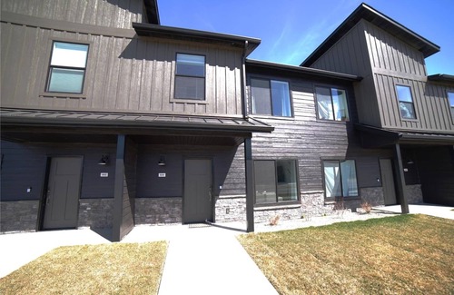 Driggs Casa | Modern Mountain Townhome with A/C near Targhee, Yellowstone, Grand Teton