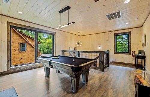 Sevierville Casa | Modern Mountain Tranquility by Venture Smoky Mountains