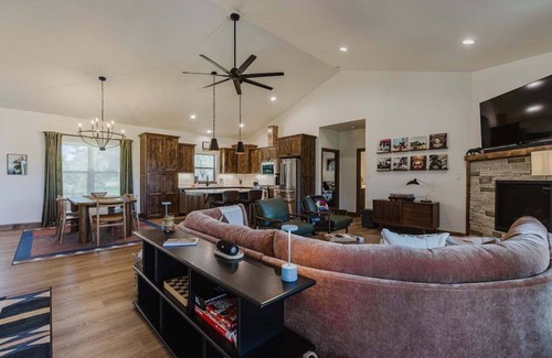 Pagosa Highlands Casa | Modern Mountain Retreat | Hot Tub, Views & Trails Nearby