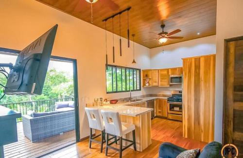 Platanillo Casa | Modern Mountain View Home by Nauyaca Waterfall