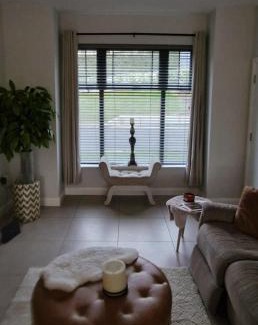 Newry Casa | Modern Mountain View near the beach!