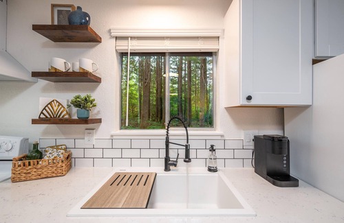 Peaceful Valley Cabina | Modern Mt. Baker Cabin With NEW Private Hot Tub