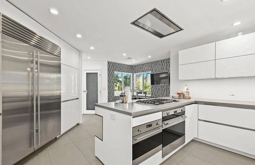 South Arroyo Casa | Modern Multi-Level Pool Home!