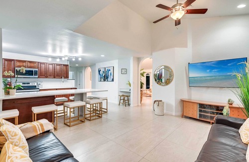 Palm River Estates Casa | Modern Naples Oasis w/ Saltwater Pool & Jacuzzi!