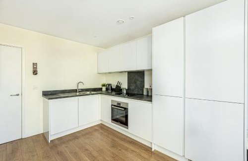 Coldharbour Apartamento | Modern New 2BR flat wBalcony in peaceful Brixton