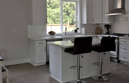 Marylhurst Casa | Moderno, nuevo y cerca del lago.