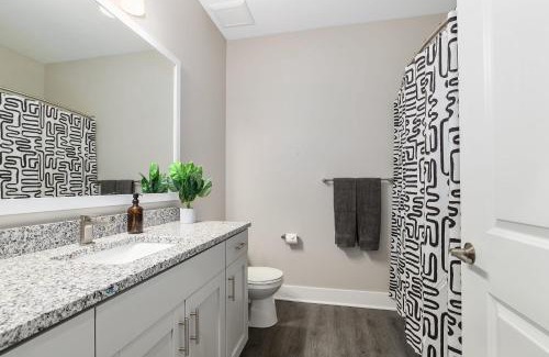 Grandville Casa | Modern New Build 2BR 2BA Condo w Garage and Patio
