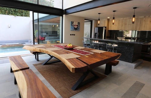 Avándaro Casa | Modern New Luxury Private Villa for Family Fun - Pool, Jacuzzi, King Beds, Patio