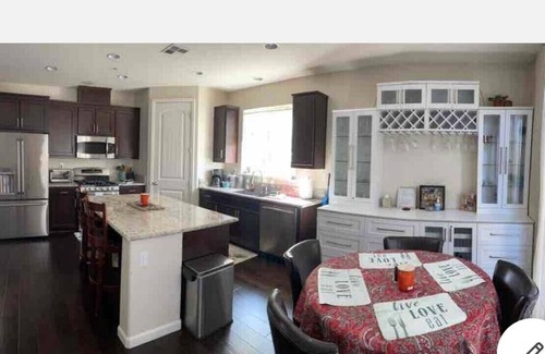 Fairfield Casa | MODERNA CASA NUEVA CERCA DE NAPA WINE COUNTRY, SACRAMENTO Y SAN FRANCISCO