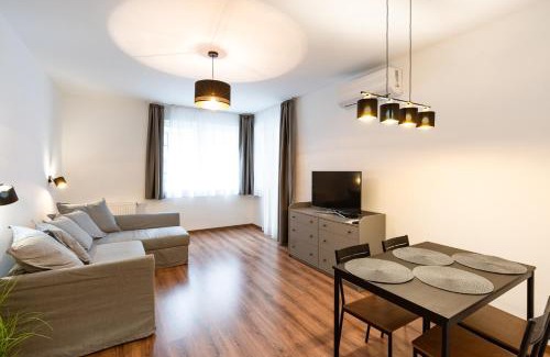 Csarnok negyed Apartamento | Modern & Newly built apartment with private garage