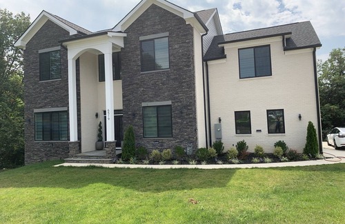 Alexandria Casa | Modern newly private basement apartment