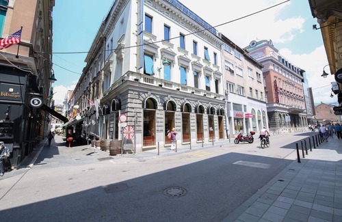 Old Town Apartamento | Modern Newly Refurbished Studio! Main Street