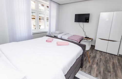 Old Town Apartamento | Modern Newly Refurbished Studio Main Street