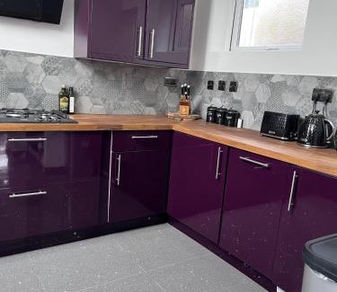 Waunlwyd Casa | Modern Newly Renovated 3 Story House in Ebbw Vale
