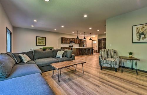 Lake Shore Casa | Modern Nisswa Escape with Deck Walk to Gull Lake!
