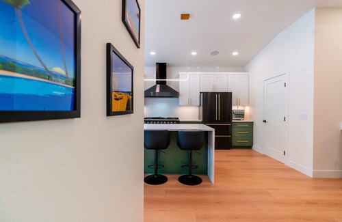 Amazon Casa | Modern Oasis, Near UO Campus!