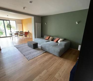 Eller Apartamento | Modern oasis of peace with garden, top public transport