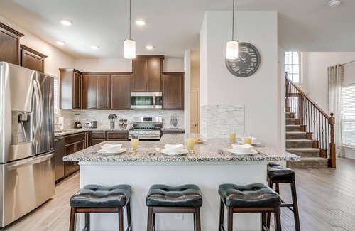 McKinney Casa | Modern Oasis Retreat In McKinney