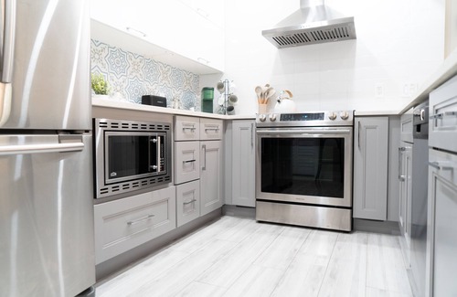 Central Oakland Park Apartamento | Modern Oasis