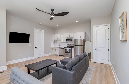 Weddington Casa | Modern Oasis.