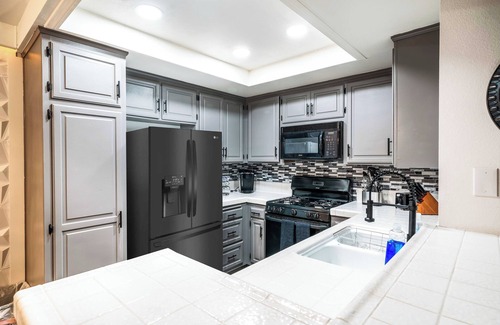 Laguna Niguel Condominio | Modern OC Condo | Mins to Laguna Beach | Pool-Spa