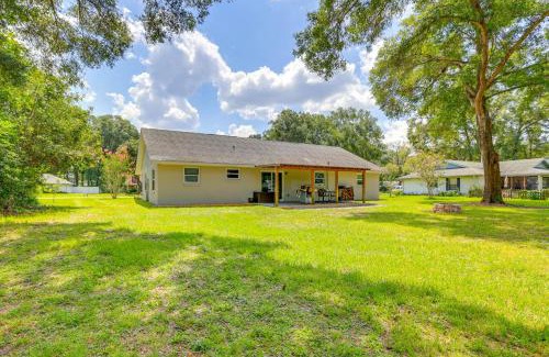 Ocala Casa | Modern Ocala Oasis with Fire Pit and Gas Grill!