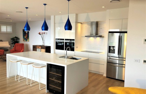 Malua Bay Casa | Modern Ocean Front Luxury 4 Bedroom Home with Spectacular Ocean Views