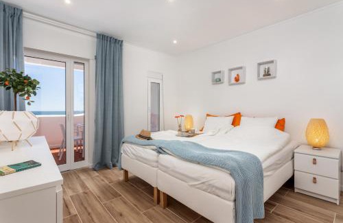 Cavacos Casa | Modern ocean view apt 2 min walk to beach