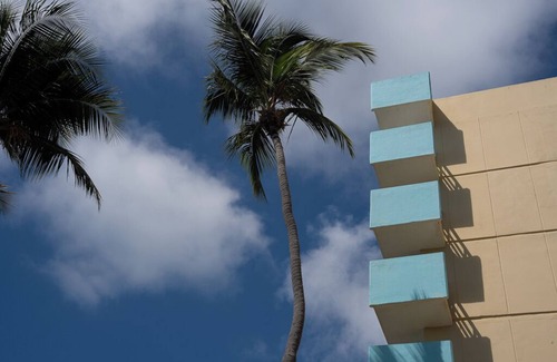 Cabezas Apartamento | Modern Oceanfront Oasis All-New Furniture & Appliances