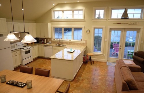 Upper Blandford Casa | Modernas vacaciones con vista al mar viviendo en Deep Cove