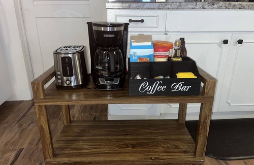 Biddeford Apartamento | Modern One-bedroom apartment in downtown Biddeford
