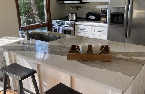 Lake George Casa | Modern open concept house w/Lake George views, private beach- 5 mins to village