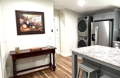 Aiken Apartamento | Modern Open Floor Plan Guest Apt with King