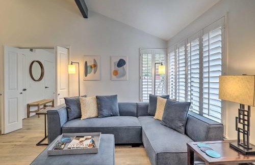 Palm Springs Casa | Modern Palm Springs Townhome Near Golf Courses