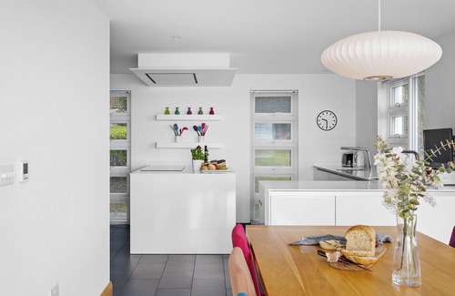 Carlyon Bay Casa | Modern, panoramic sea views near Charlestown & Fowey