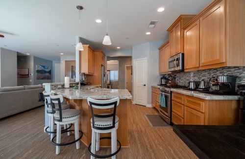 El Cajon Casa | Modern Paradise of East County-4BR-Jacuzzi