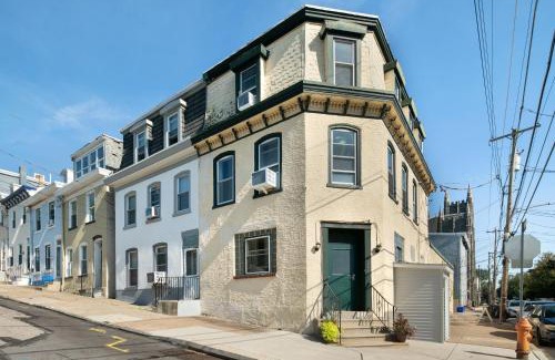 Roxborough-Manayunk Apartamento | Modern Parisian Apartment in the Heart of Manayunk