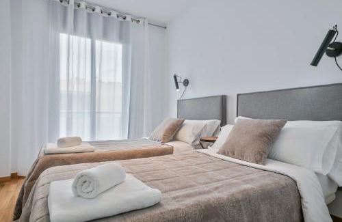 Poblenou Apartamento | Modern Penthouse with Large Terrace in Poblenou Perfect for Holidays or Work Close to the Beach and Public Transport
