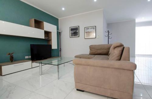 Marsaskala Apartamento | Modern Penthouse with terraces in Marsascala