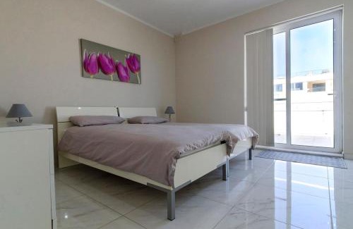 Marsaskala Apartamento | Modern Penthouse with terraces in Marsascala