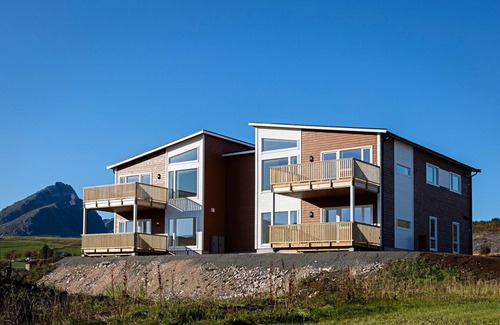 Vestvagøy Condominio | Modern penthouse with fantastic views!