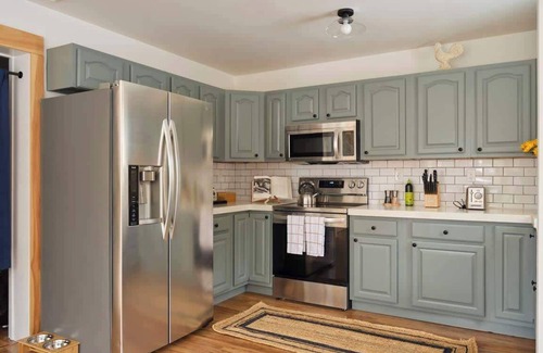Cornwallville Casa | Modern, Pet-Friendly, Hot Tub and Fire Pit!