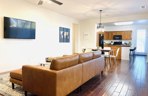 Raisin Casa | Modern Pet Friendly Fresno/Clovis Area-For Families & Professionals
