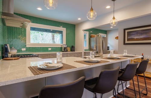 Gainesville Casa | Modern pet friendly home w/ covered dock near Lake Lanier Olympic Park